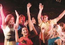 Des boîtes de nuit pour les 15-17 ans