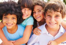 Aidez les petits à devenir de grandes personnes