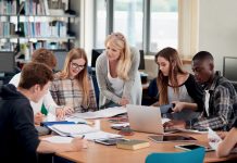 Des ateliers d’aide aux devoirs de l’association Le rocher Oasis des Cités