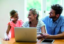 Parents-enfants-écrans, une cohabitation en creux et bosses ?