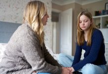 Comment parler de l’actualité anxiogène à nos ados ? Parler de l'actualité avec son ado